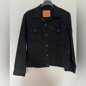 Levi Black Denim Trucker Jacket - medium (M)